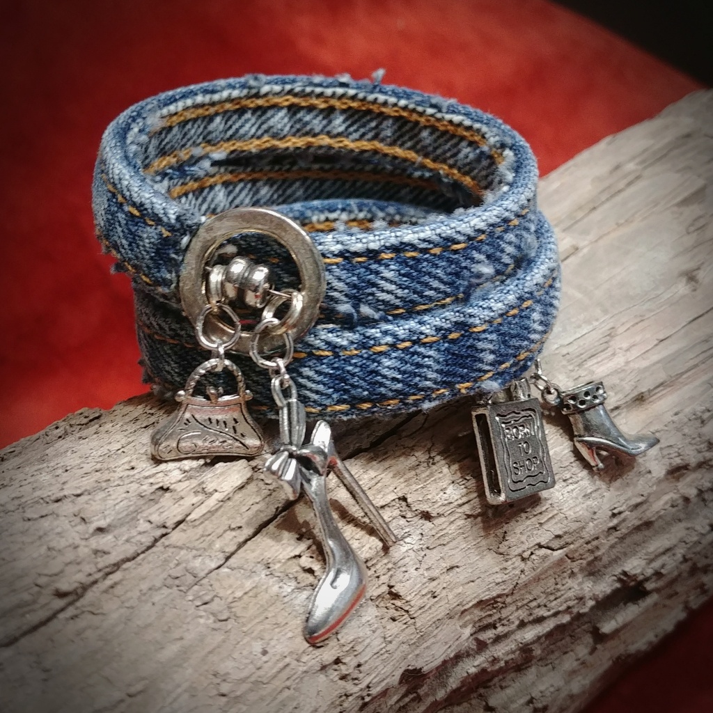 Born To Shop Bracelet 16$